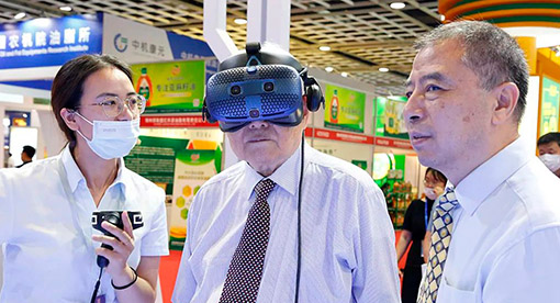 中國(guó)糧油學(xué)會(huì)領(lǐng)導(dǎo)蒞臨邁安德展位