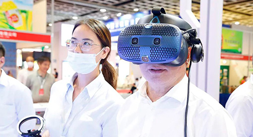 糧油學(xué)會(huì)領(lǐng)導(dǎo)參觀邁安德展臺(tái)并調(diào)研指導(dǎo)工作