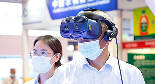 第十二屆油博會(huì)邁安德展臺(tái)VR體驗(yàn)