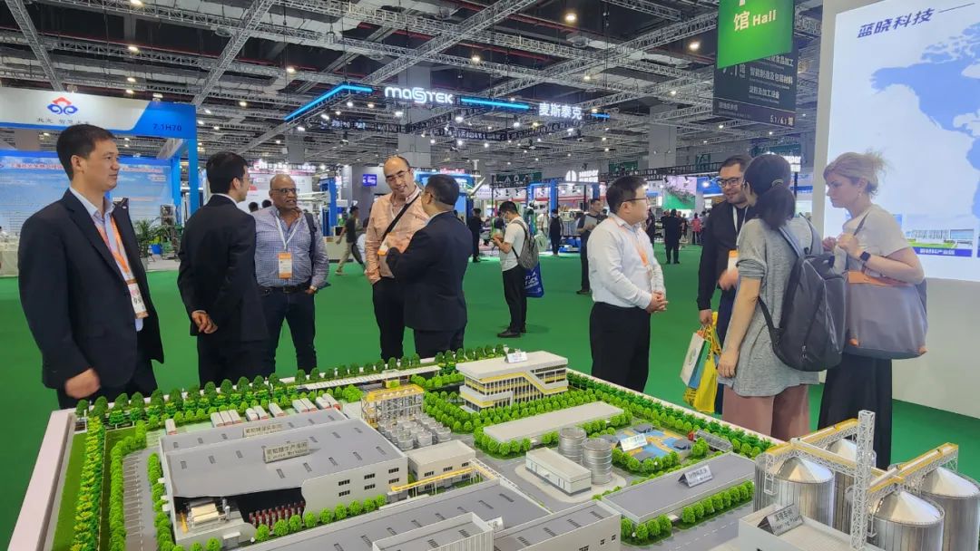 客戶參觀邁安德展位