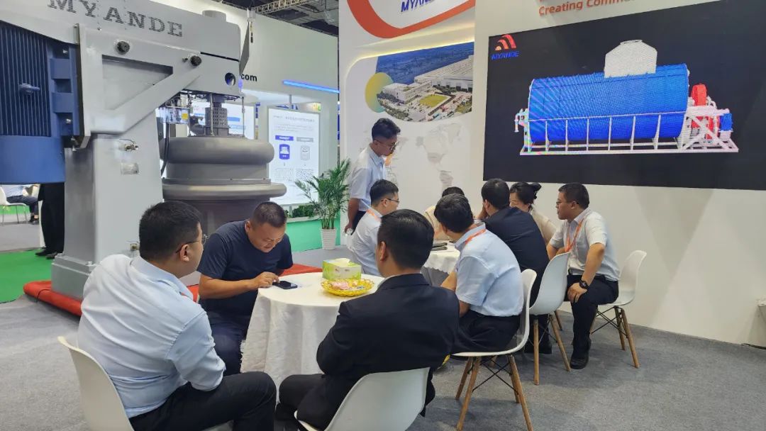 客戶參觀邁安德展位