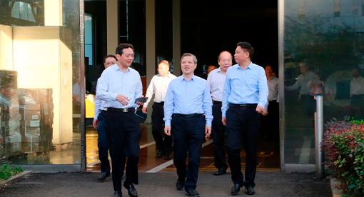 市人大常委會主任孔令俊一行蒞臨邁安德視察指導